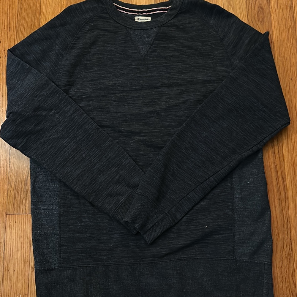 Champion Classic Black Crewneck Sweater for Men’s Large